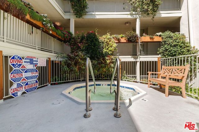 1230 N Sweetzer Avenue 204, West Hollywood, CA 90069