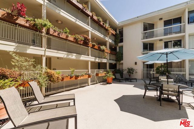 1230 N Sweetzer Avenue 204, West Hollywood, CA 90069