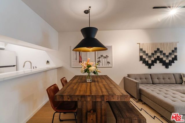 1230 N Sweetzer Avenue 204, West Hollywood, CA 90069