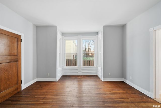 1427 N SHERIDAN Road, Peoria, IL 61606