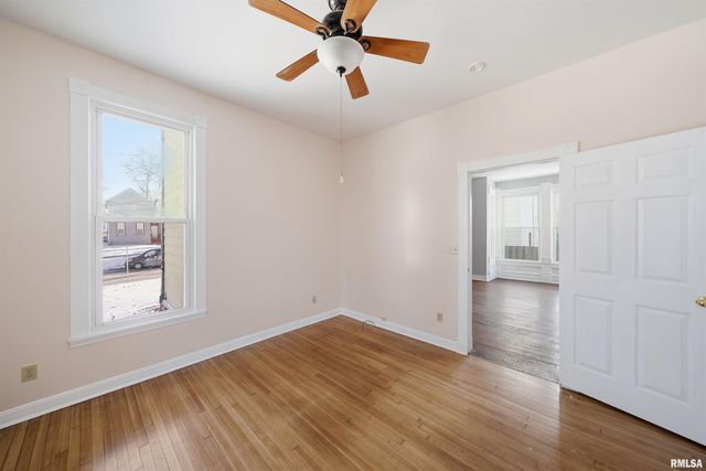 1427 N SHERIDAN Road, Peoria, IL 61606