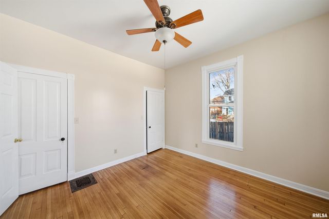 1427 N SHERIDAN Road, Peoria, IL 61606