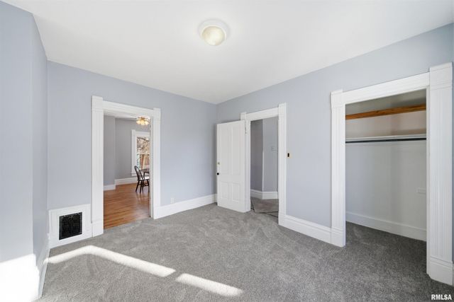 1427 N SHERIDAN Road, Peoria, IL 61606