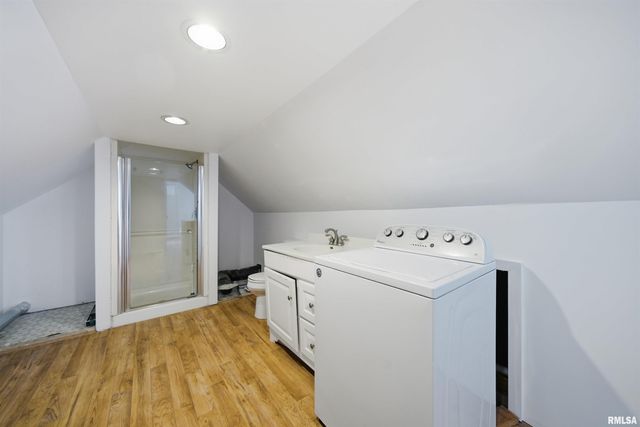 1427 N SHERIDAN Road, Peoria, IL 61606