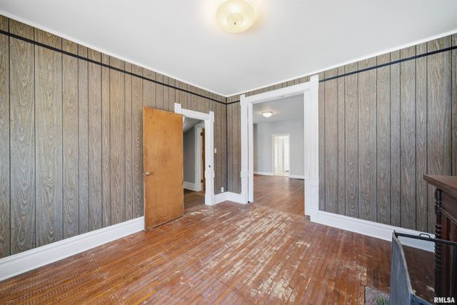 1427 N SHERIDAN Road, Peoria, IL 61606