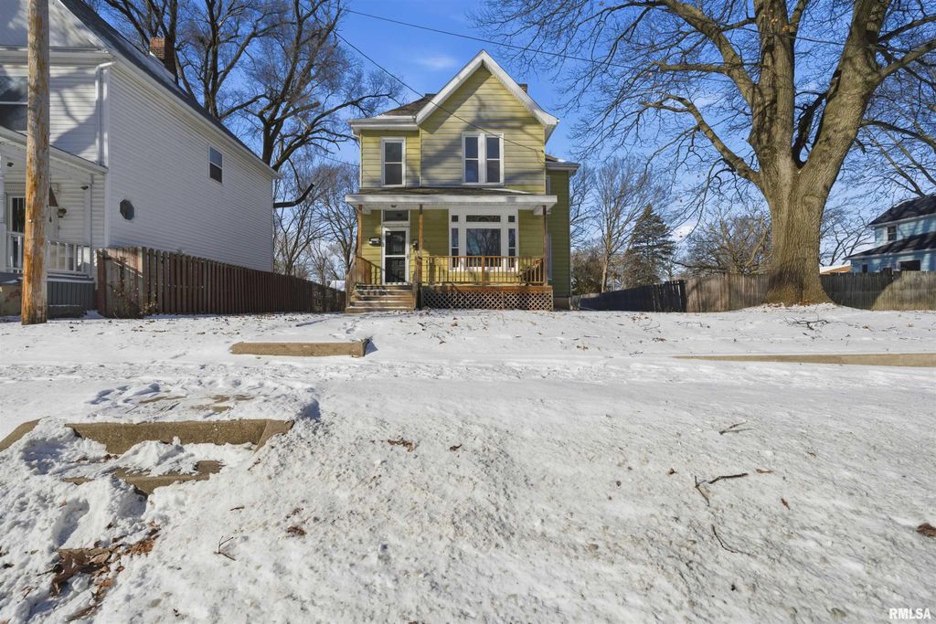 1427 N SHERIDAN Road, Peoria, IL 61606