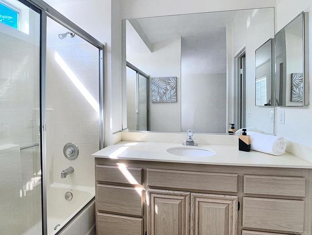 13802 Pinkard Way 25, El Cajon, CA 92021