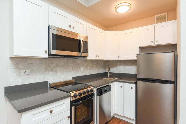 640 W WRIGHTWOOD Avenue 109, Chicago, IL 60614