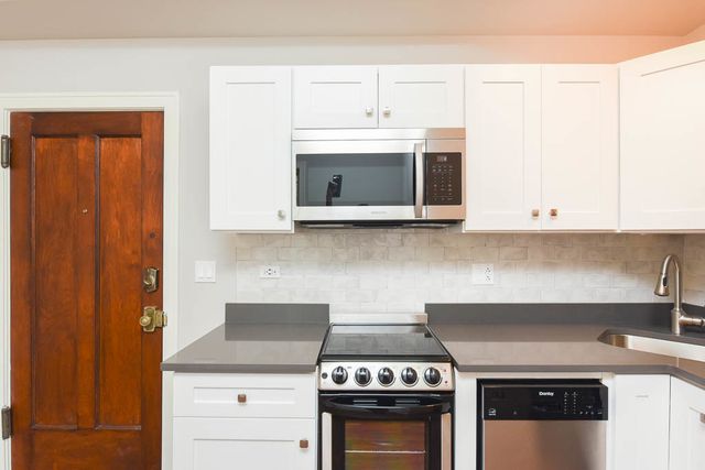 640 W WRIGHTWOOD Avenue 109, Chicago, IL 60614