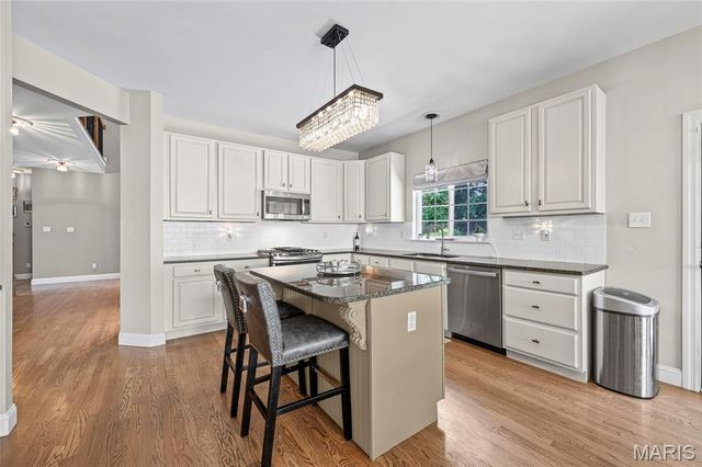 2168 Avalon View Drive, Fenton, MO 63026