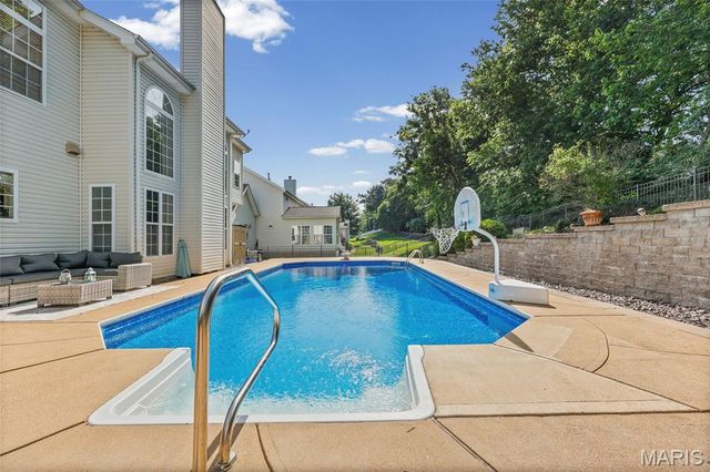 2168 Avalon View Drive, Fenton, MO 63026