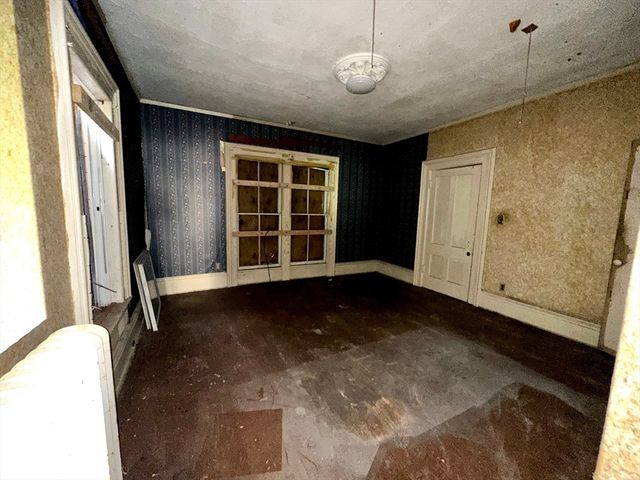 146 Bay St, Springfield, MA 01109