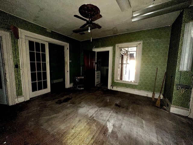 146 Bay St, Springfield, MA 01109