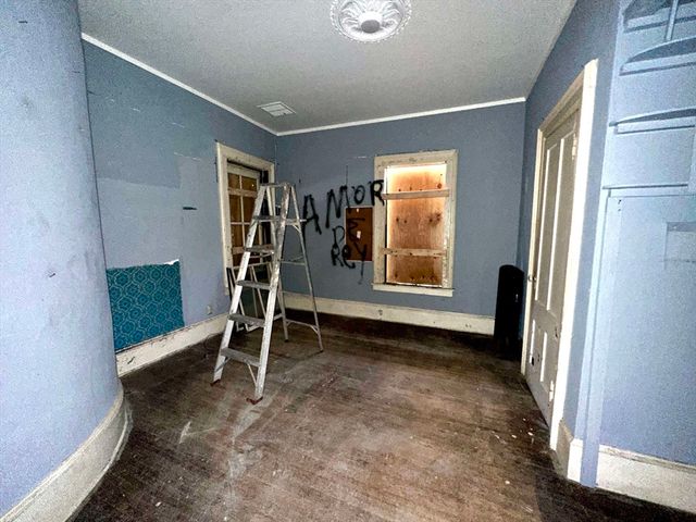 146 Bay St, Springfield, MA 01109