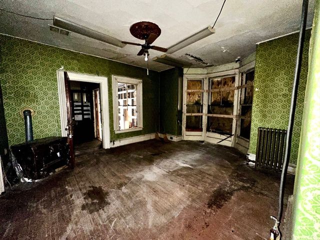 146 Bay St, Springfield, MA 01109