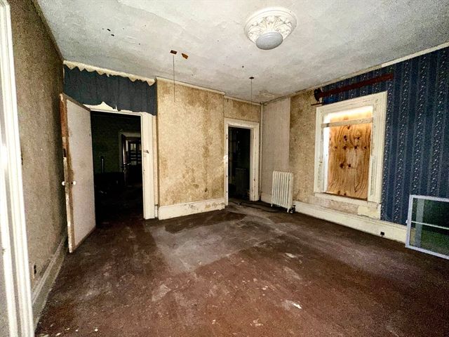 146 Bay St, Springfield, MA 01109