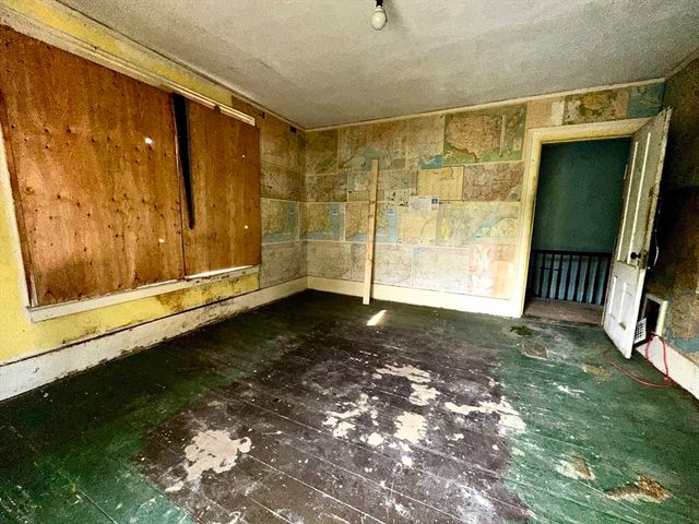 146 Bay St, Springfield, MA 01109