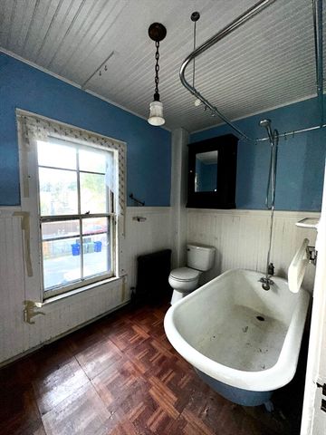 146 Bay St, Springfield, MA 01109