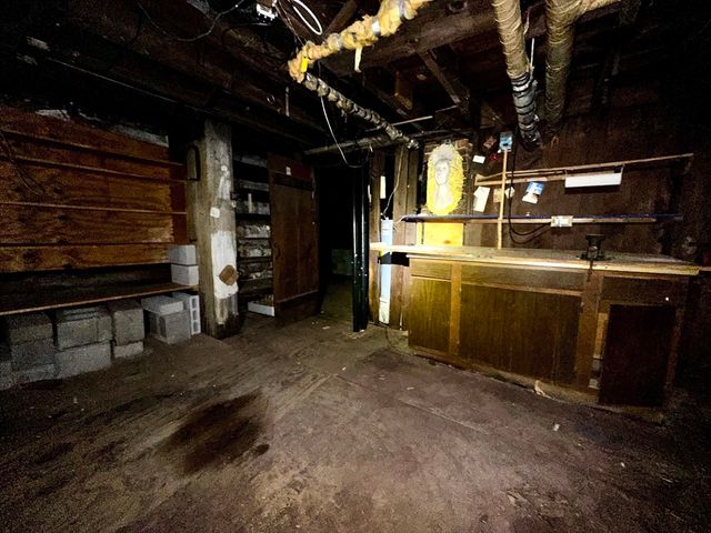 146 Bay St, Springfield, MA 01109