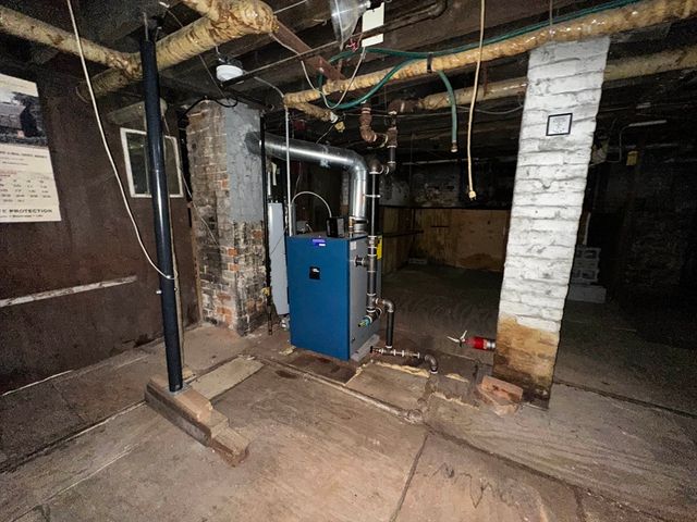 146 Bay St, Springfield, MA 01109