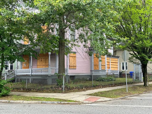 146 Bay St, Springfield, MA 01109