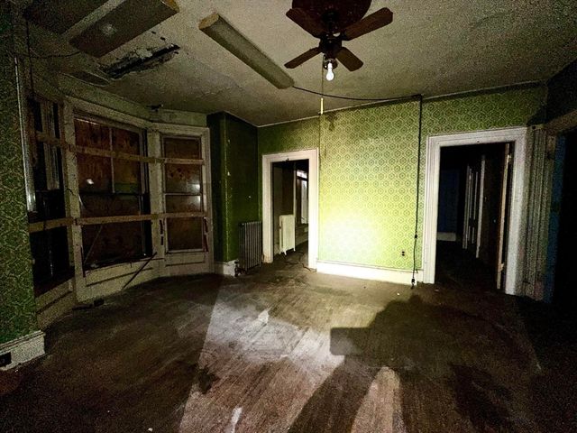 146 Bay St, Springfield, MA 01109