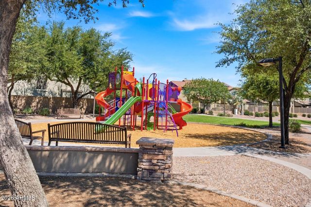 2655 S SAILORS Way, Gilbert, AZ 85295