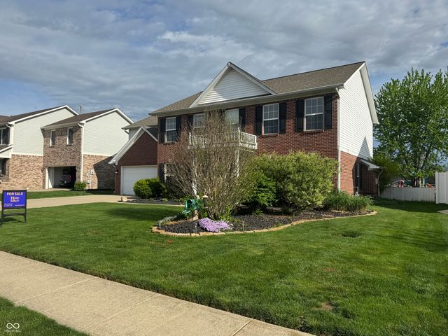 4506 W Easy Street, New Palestine, IN 46163