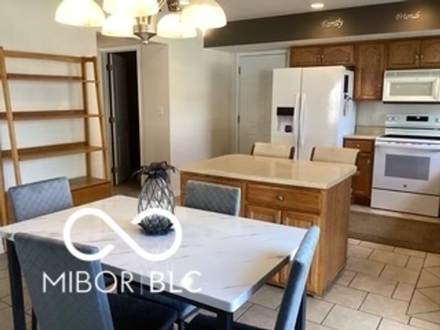 4506 W Easy Street, New Palestine, IN 46163