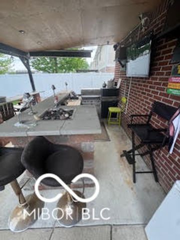 4506 W Easy Street, New Palestine, IN 46163