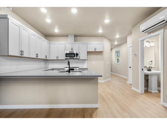 6325 Se Chloe Rose Way, Milwaukie, OR 97267