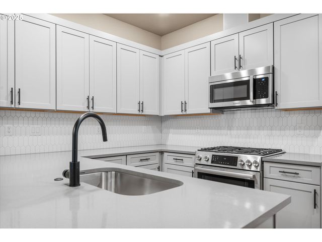 6325 Se Chloe Rose Way, Milwaukie, OR 97267