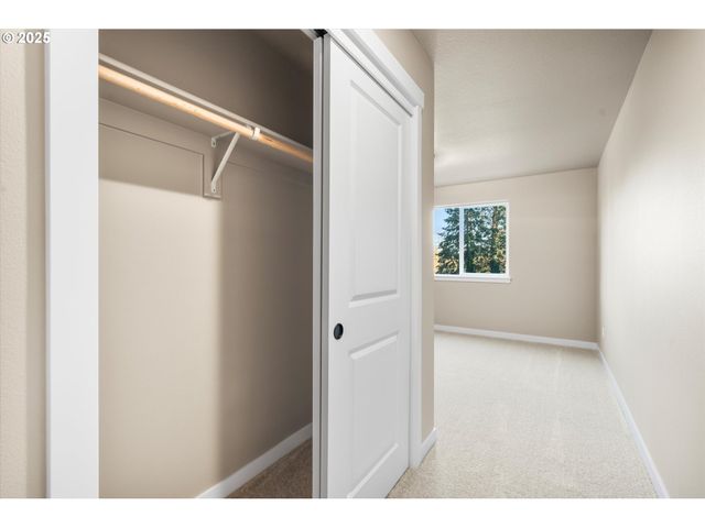 6325 Se Chloe Rose Way, Milwaukie, OR 97267