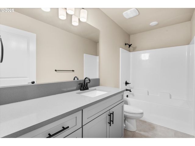 6325 Se Chloe Rose Way, Milwaukie, OR 97267