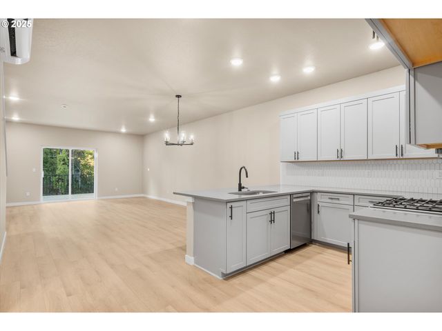 6325 Se Chloe Rose Way, Milwaukie, OR 97267