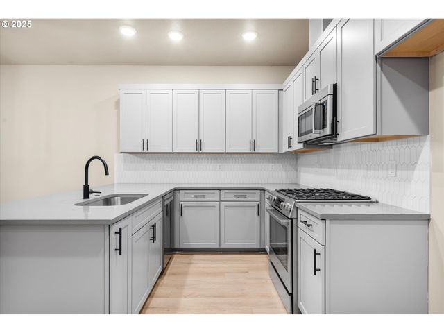 6325 Se Chloe Rose Way, Milwaukie, OR 97267