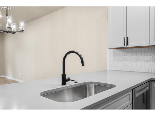 6325 Se Chloe Rose Way, Milwaukie, OR 97267