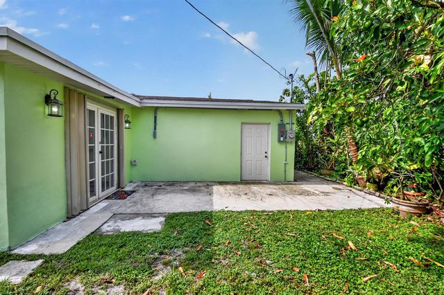 1826 16TH Avenue N, Lake Worth Beach, FL 33460