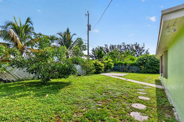1826 16TH Avenue N, Lake Worth Beach, FL 33460