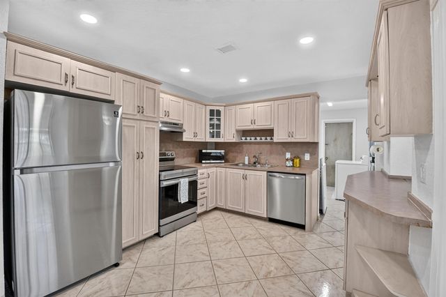 1826 16TH Avenue N, Lake Worth Beach, FL 33460