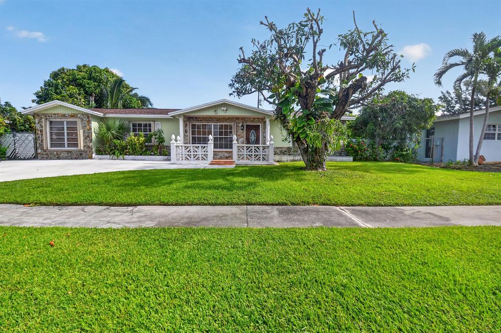 1826 16TH Avenue N, Lake Worth Beach, FL 33460