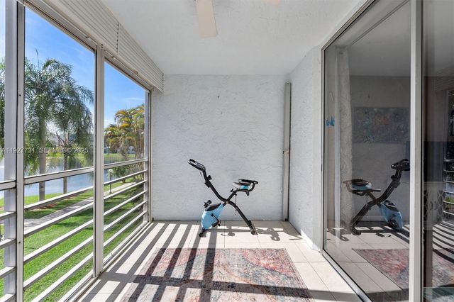 324 SE 10th St 203, Dania Beach, FL 33004