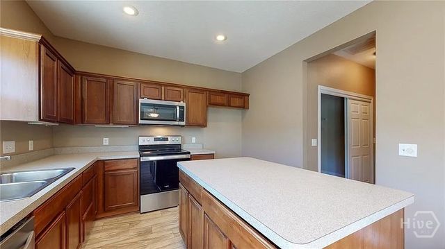 75 Red Oak Drive, Richmond Hill, GA 31324