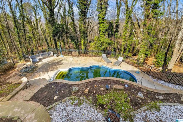 10 LANIER PLACE, Anniston, AL 36207