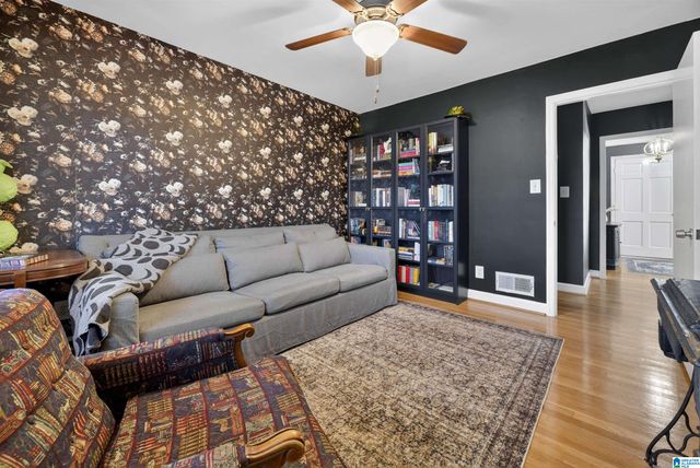 10 LANIER PLACE, Anniston, AL 36207