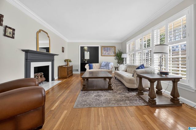 10 LANIER PLACE, Anniston, AL 36207