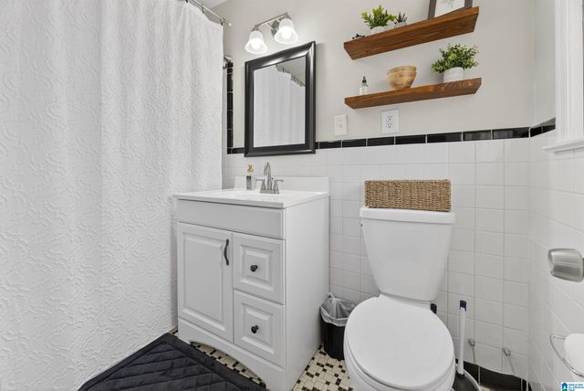 10 LANIER PLACE, Anniston, AL 36207