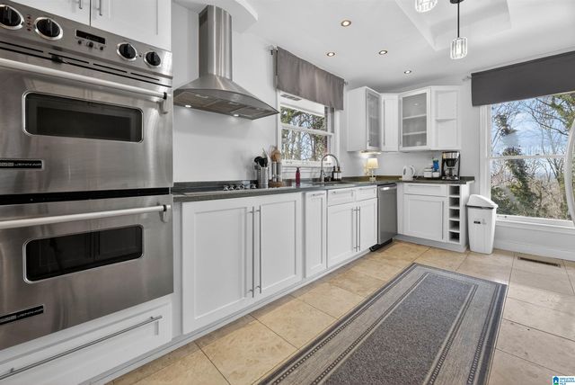 10 LANIER PLACE, Anniston, AL 36207