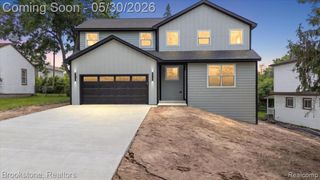 1085 Tecumseh Avenue, Waterford, MI 48327
