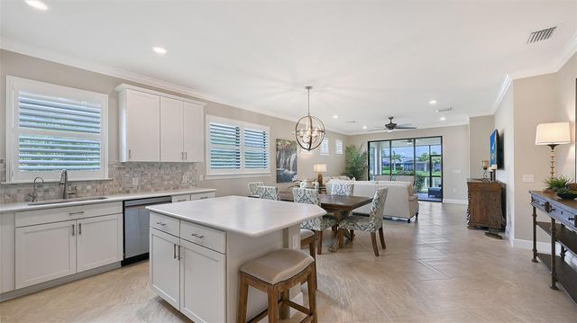 7636 KIRKLAND COVE, Bradenton, FL 34202